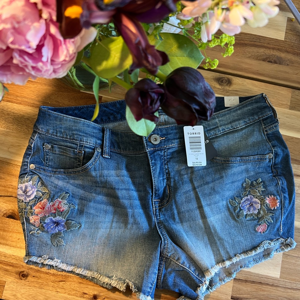 Torrid Embroidered Floral Jean Shorts - Size 12